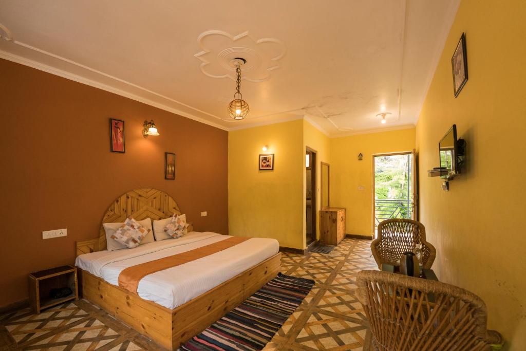 Mountain View Room with Balcony